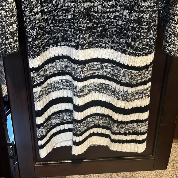 Mint condition toon worn only twice. - Picture 4 of 5